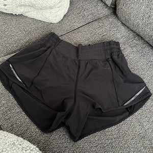 lululemon high rise hotty hot shorts